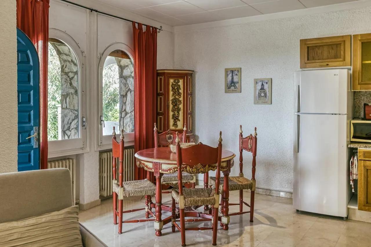 Art- Apartamentos Revilla Tacke E Empuriabrava
