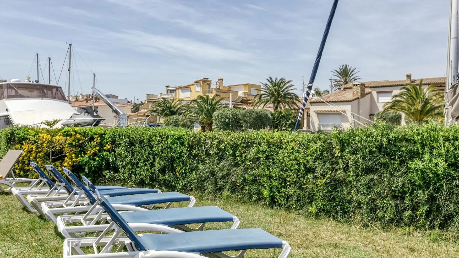 Art- Apartamentos Revilla Tacke E Empuriabrava Ferienhaus
